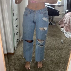 light wash levi jeans